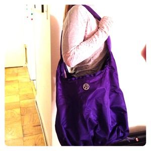 Lululemon Sackasana Bag in Bruised Berry