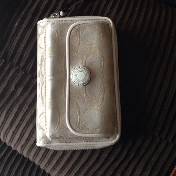 Coach I phone wristlet/wallet