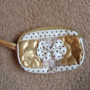 Golden clutch Golden clutch