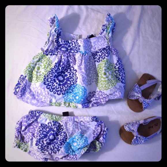 REDUCED Old Navy 6-12m Outfit