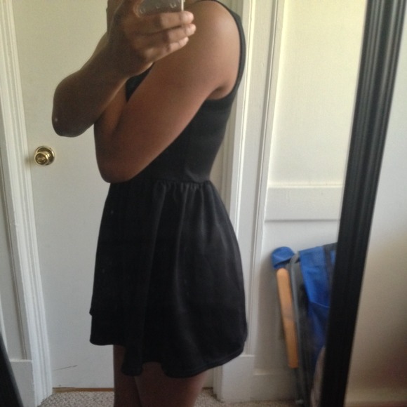 H&M little black dress! - Picture 2 of 4