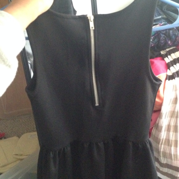 H&M little black dress! - Picture 4 of 4
