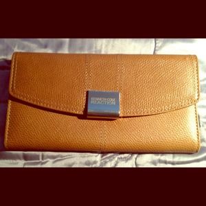 SALE!  Kenneth Cole Tan Leather Wallet