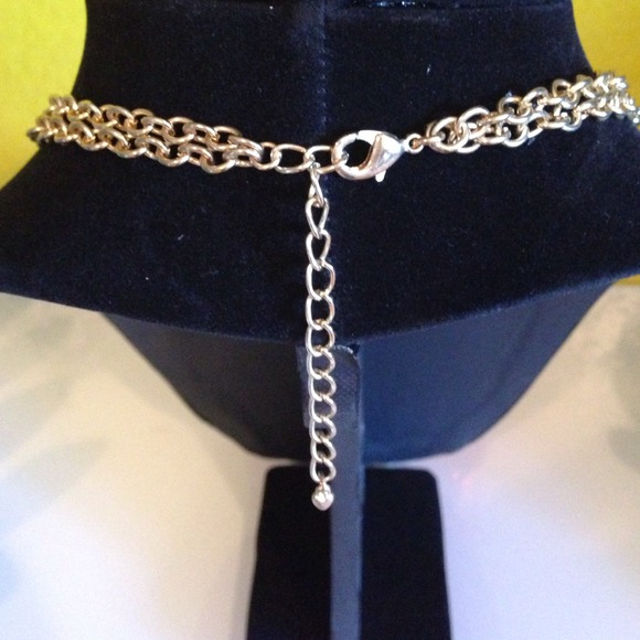 🎉HP🎉Super cute statement  necklace - Picture 2 of 2