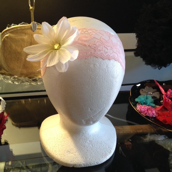 HOST PICK 5/3! ~ NEW flower headbands 🌸 - Picture 1 of 3