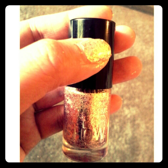 FREE Maybelline Color Show Nail polish - Picture 1 of 1