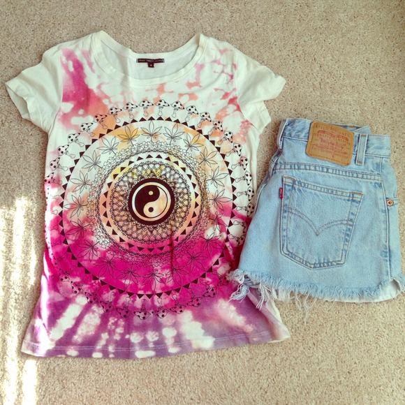 SOLD! Urban Outfitters trippy T