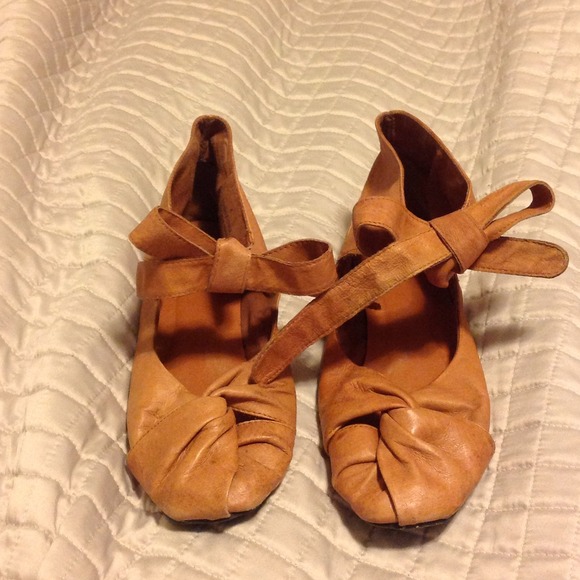 Cute Brown Leather Flats with Ankle Tie