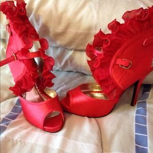 REDUCED!! Women Red Heels size 10 never worn