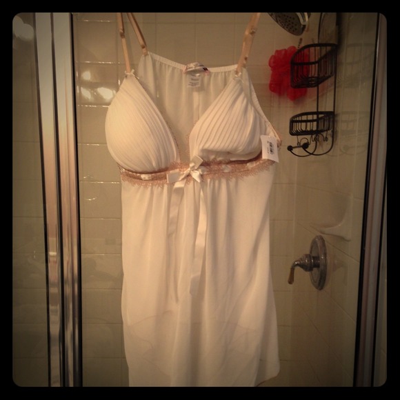 Lingerie top never worn