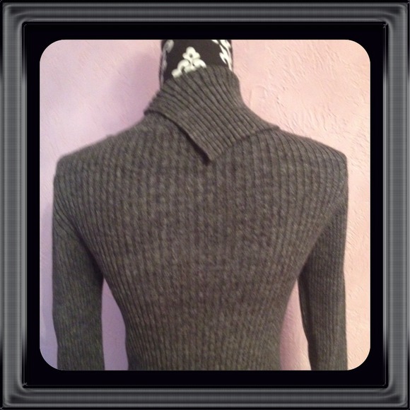 Grey Sweater - Picture 4 of 4