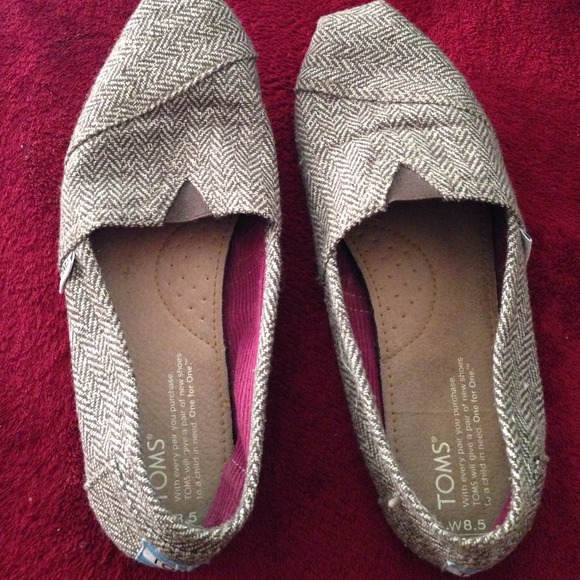 Toms