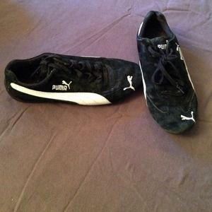 Puma tennis shoes