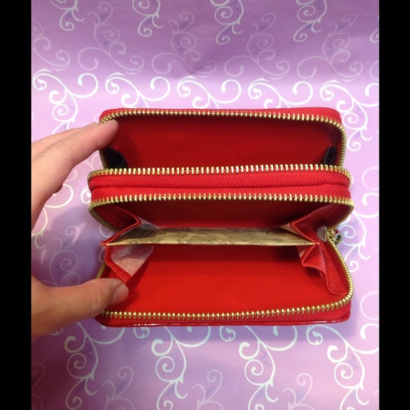 Elegant Clutch/Wallet with Rose Print - Picture 3 of 3