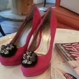 Sold BCBG PUMPS SIZE 8