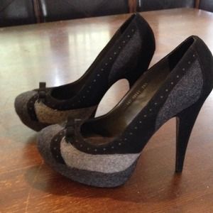 Andrea black and grey pumps