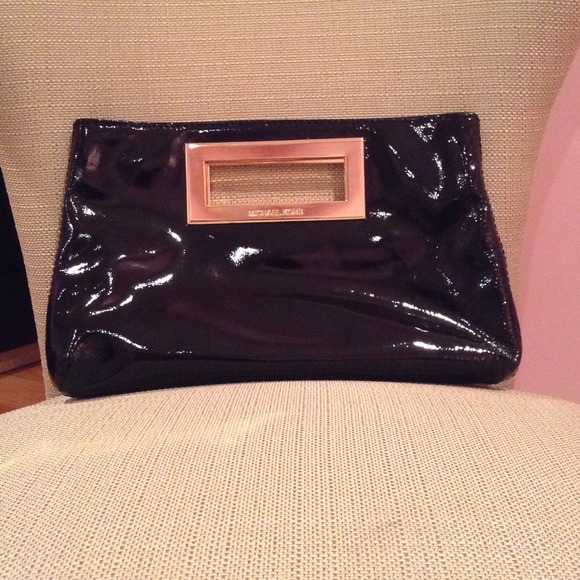 Authentic Michael kors clutch!