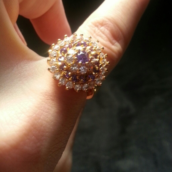 Never worn amethyst and white topaz 18k gp ring - Picture 2 of 4