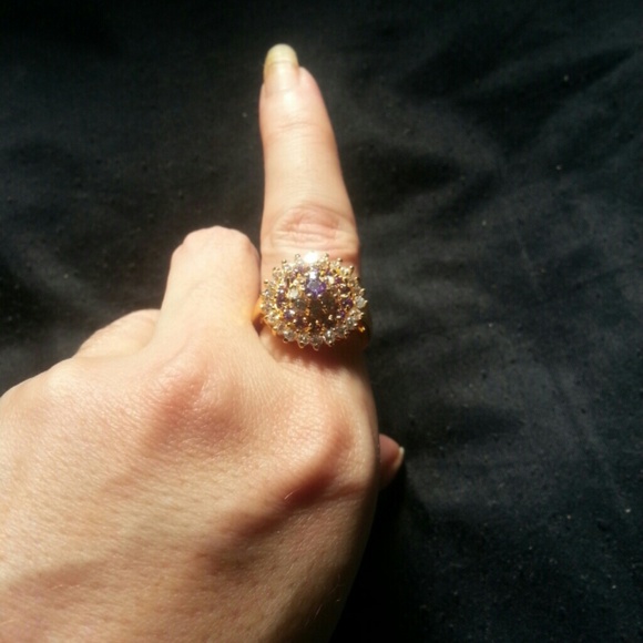 Never worn amethyst and white topaz 18k gp ring - Picture 4 of 4