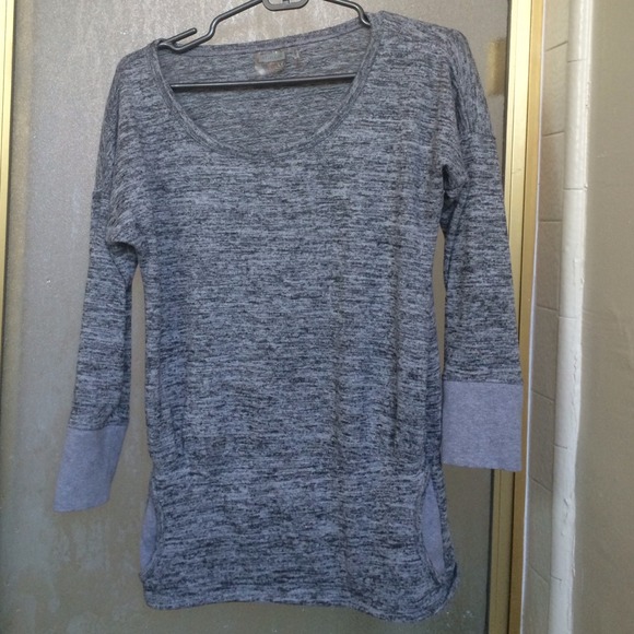 ATHLETA BATWING AND ROBIN TOP SIZE XXS