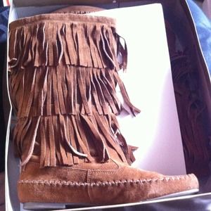 LaurenConrad moccasin fringed boots