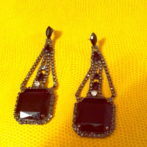 Jewelry - Black chandelier earrings
