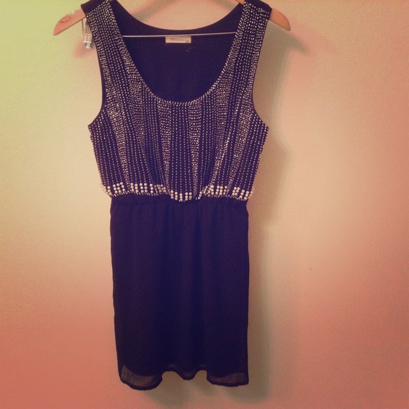 Black sleepless dress