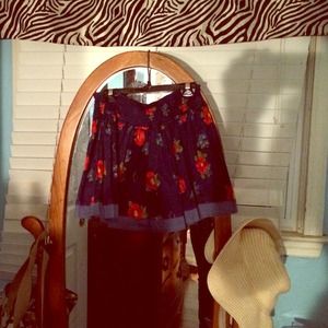 Hollister mini skirt 🌹🌹