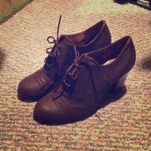 2 1/5 inch heeled Mary Jane's