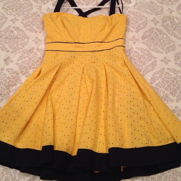 bebe Dresses & Skirts - Cute Bebe flared sun dress