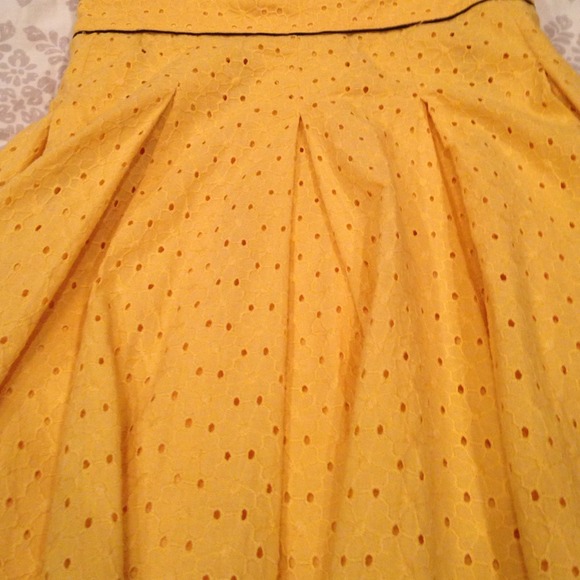 Cute Bebe flared sun dress - Picture 2 of 4