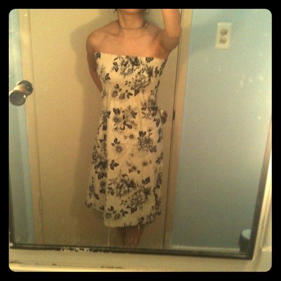 Strapless floral dress or skirt