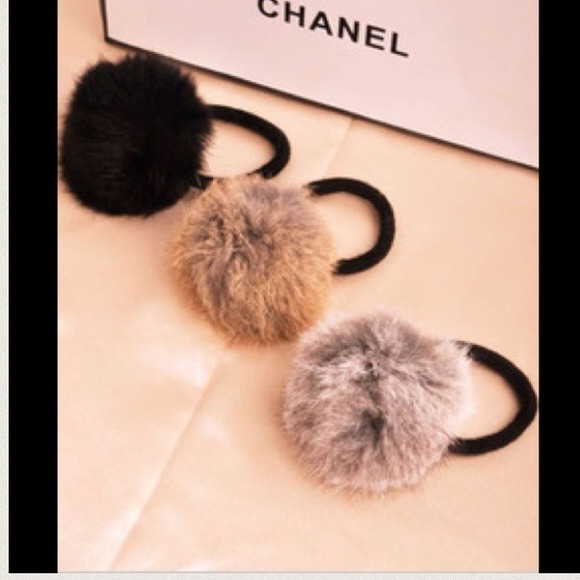 Fuzzy ball rubber band