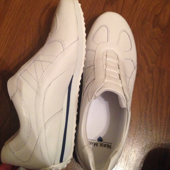 REDUCED! BRAND NEW Nurse Mates nurse shoes!