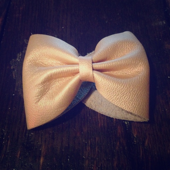 Metallic gold leather bow bracelet