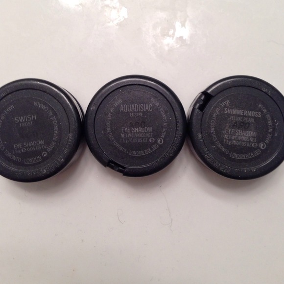 MAC eye shadows bundle - Picture 2 of 2