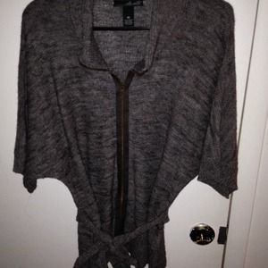 Short sleeve sweater