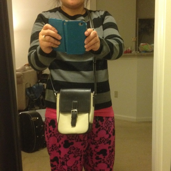 Authentic Coach Bag. - Picture 4 of 4