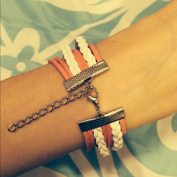 Infinity bracelet - Picture 2 of 3