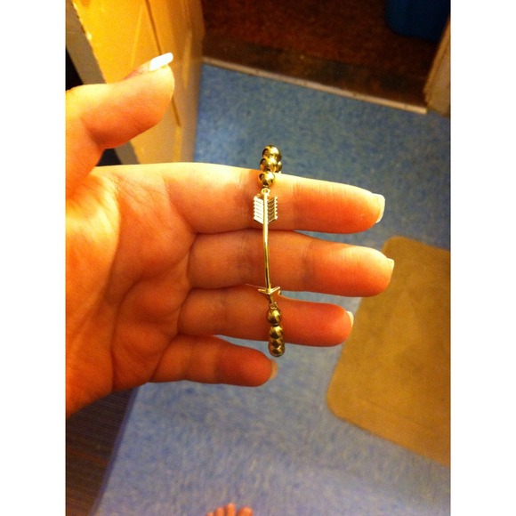 SOLD - ✨SALE✨Gold Arrow Bracelet