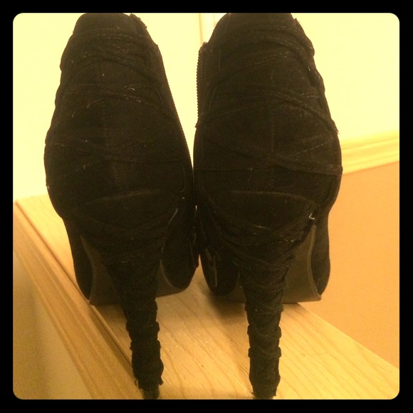 Super cute black lace booties