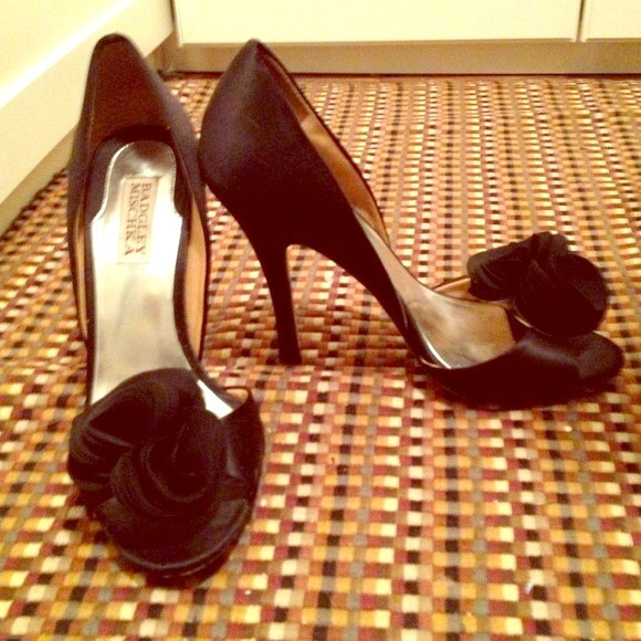 *Reserved* Badgley Mischka Randall black heels