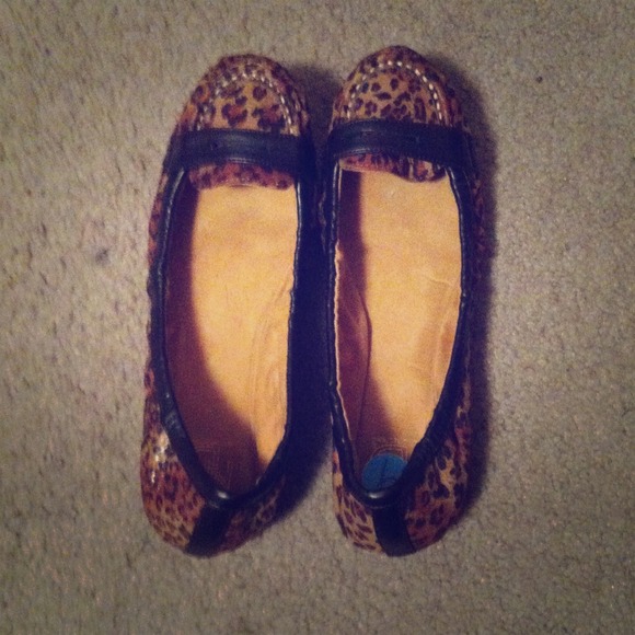 Leopard print flats !