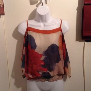 📦SOLD📦❗️❗️❗️Brand new floral top