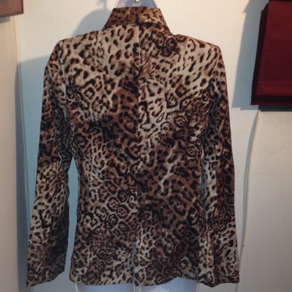 📦SOLD📦❗️❗️❗️Leopard blazer - Picture 5 of 5