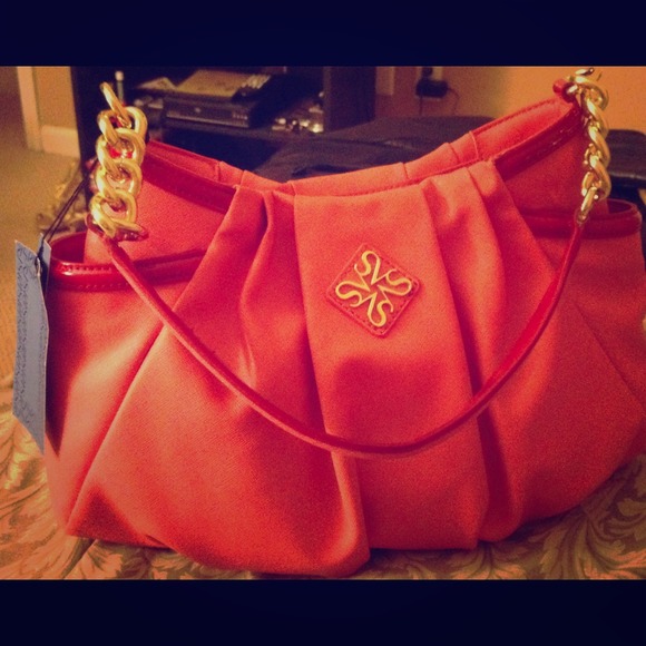 Simply Vera-Vera Wang bag.
