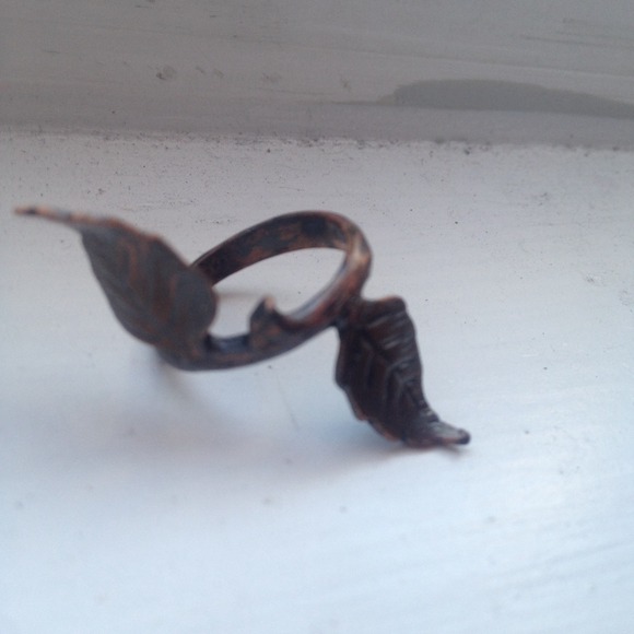 Leaf Ring - Picture 3 of 4