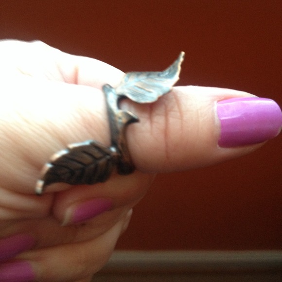 Leaf Ring - Picture 4 of 4