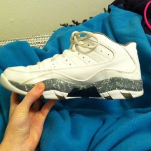 Size 9 women's Jordan's shoes