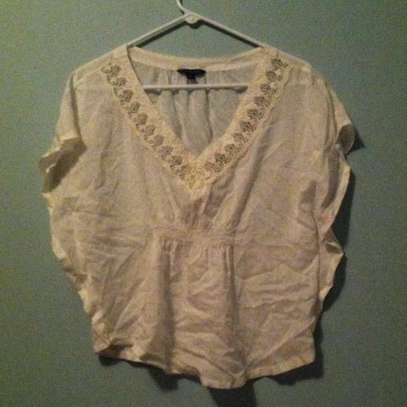 White short sleeve top